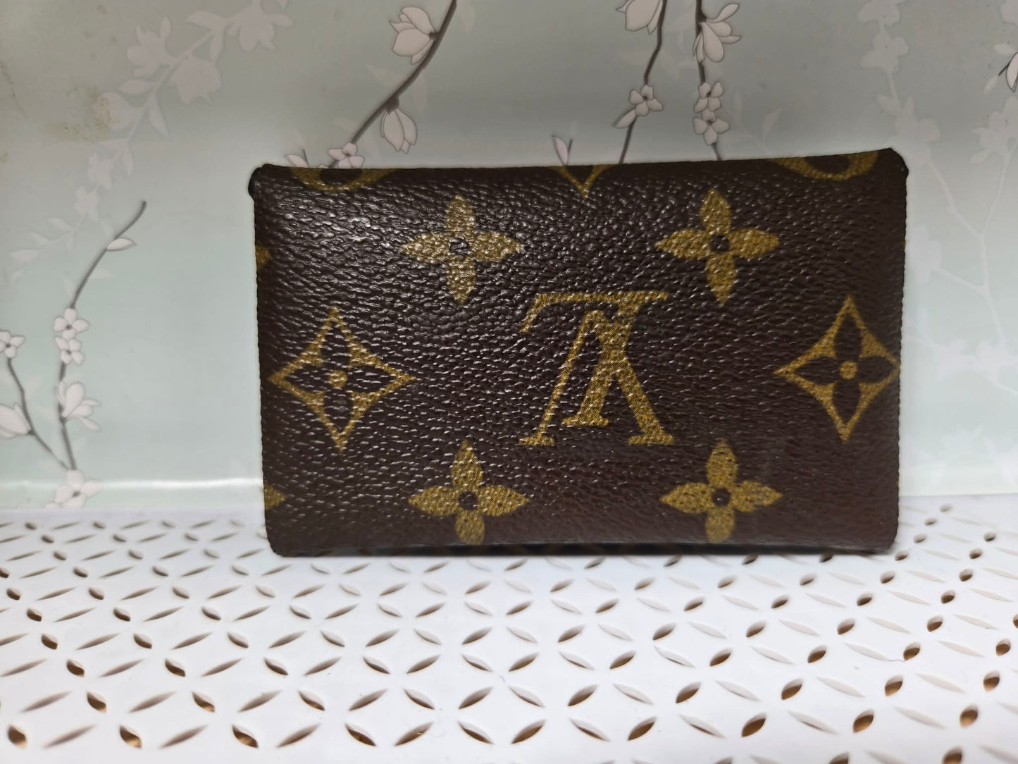 Upcycled leather full wrap card holder