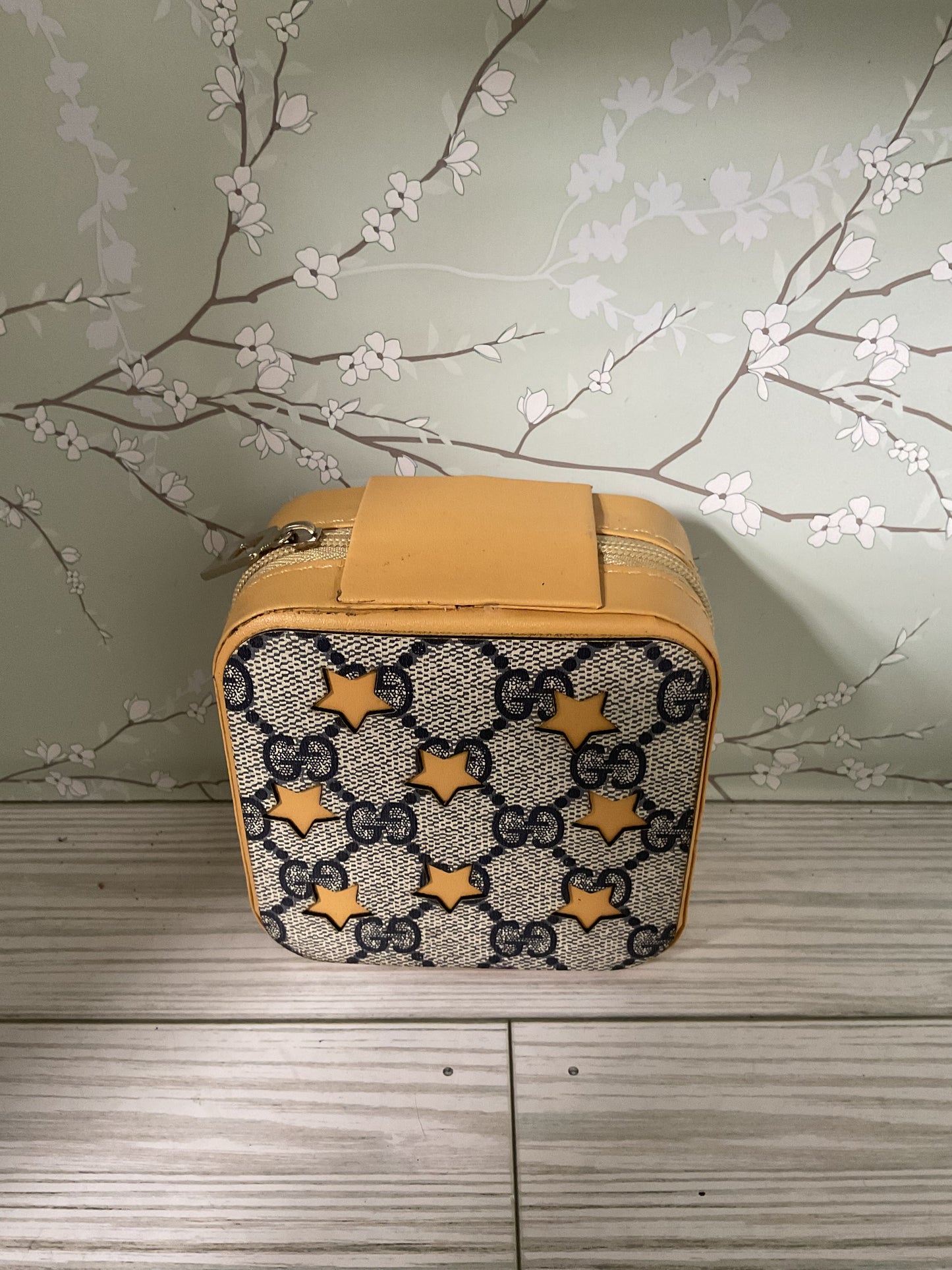 Upcycled jewelry box
