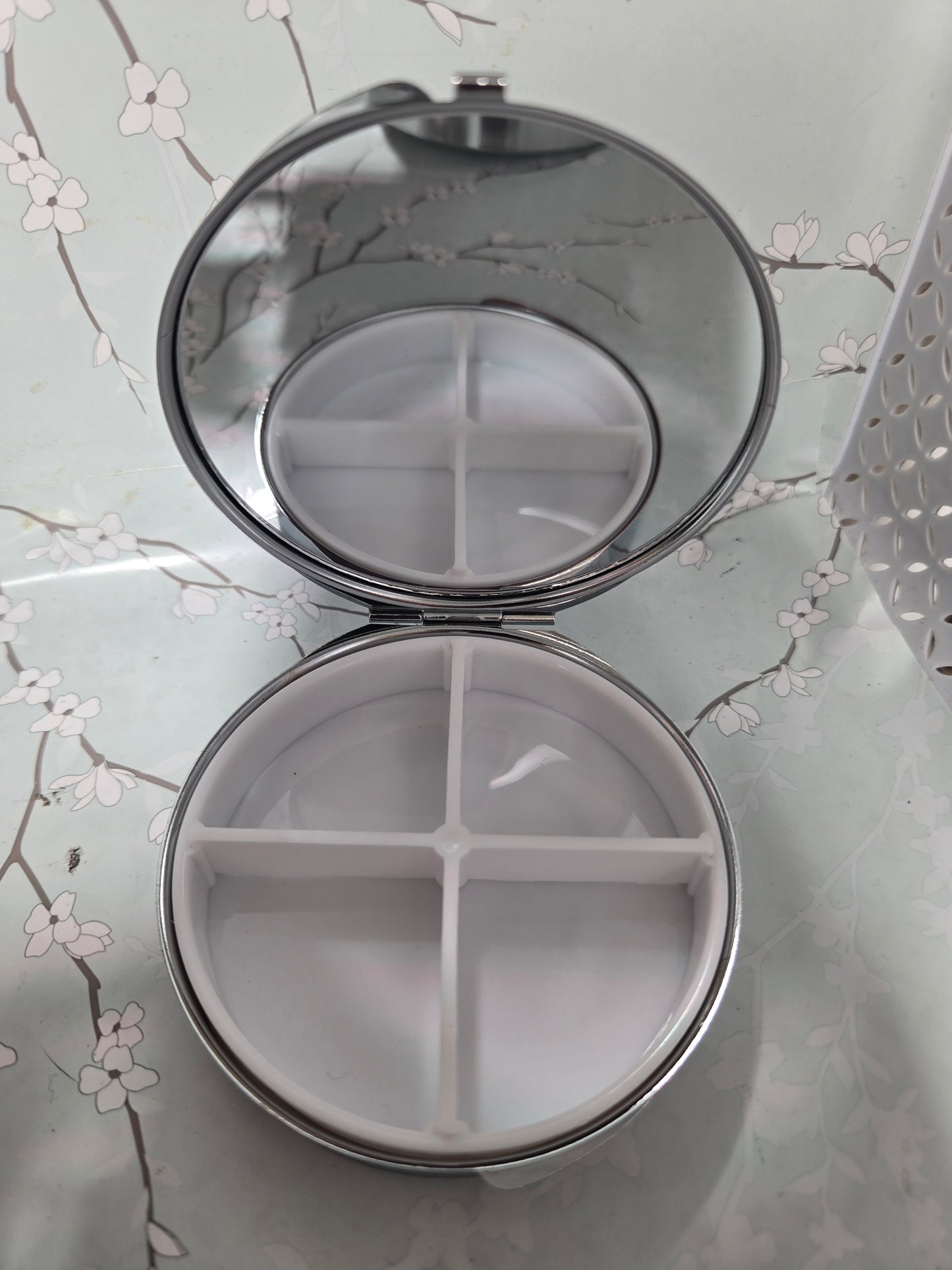 Large stainless steel pill case/jewelry case 3in×3in