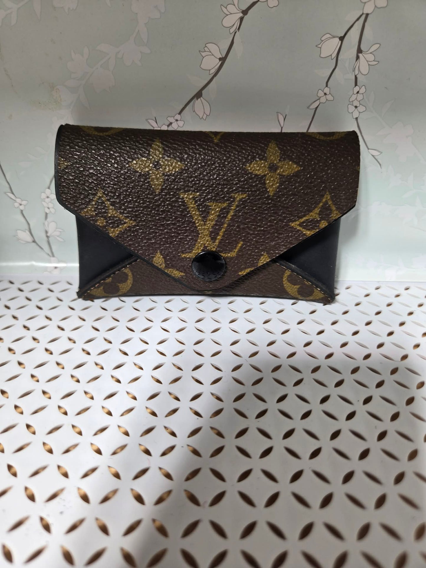 Upcycled leather full wrap card holder