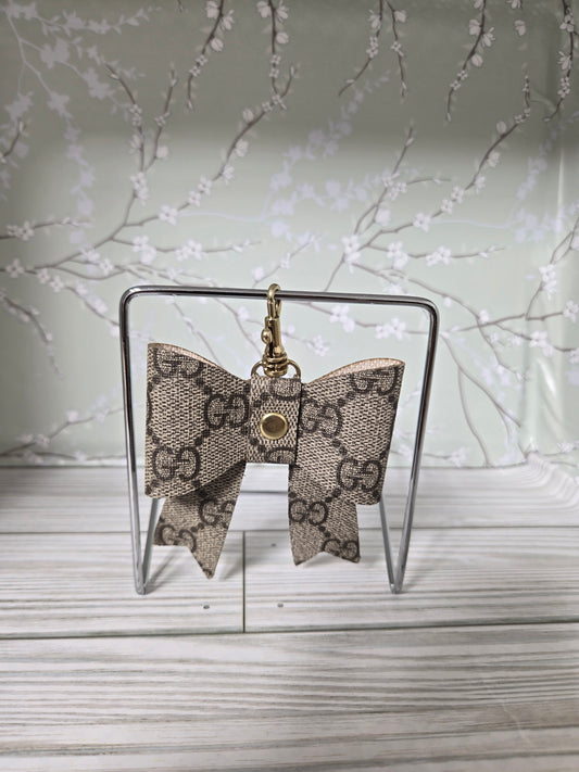 Upcycled bow