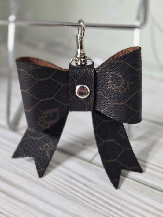 Upcycled bow