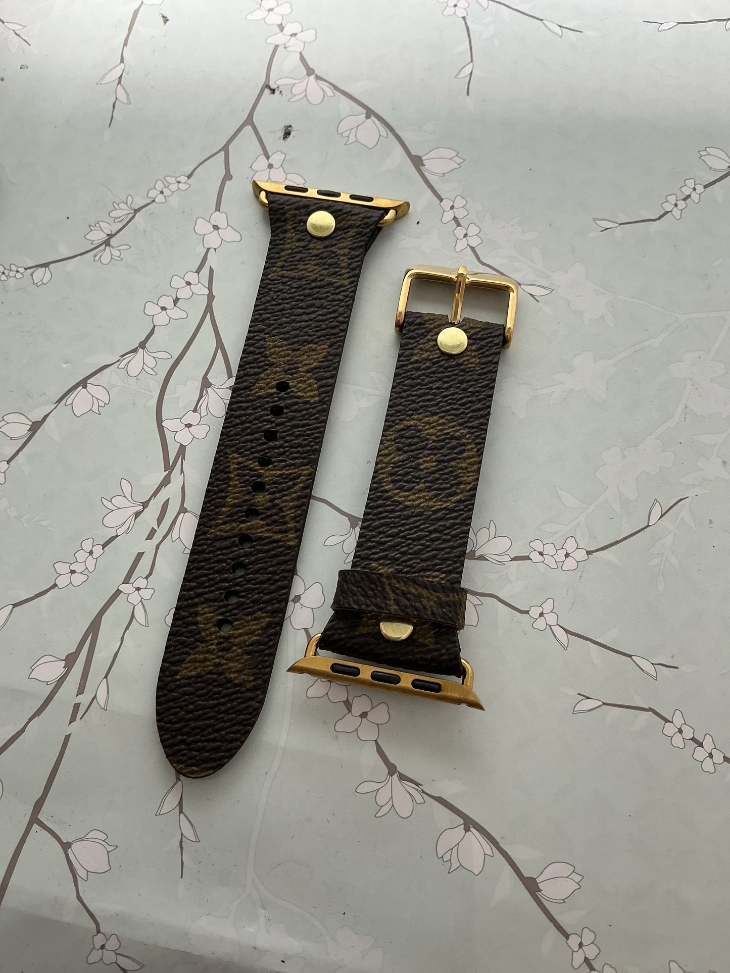 Upcycled watchband for apple