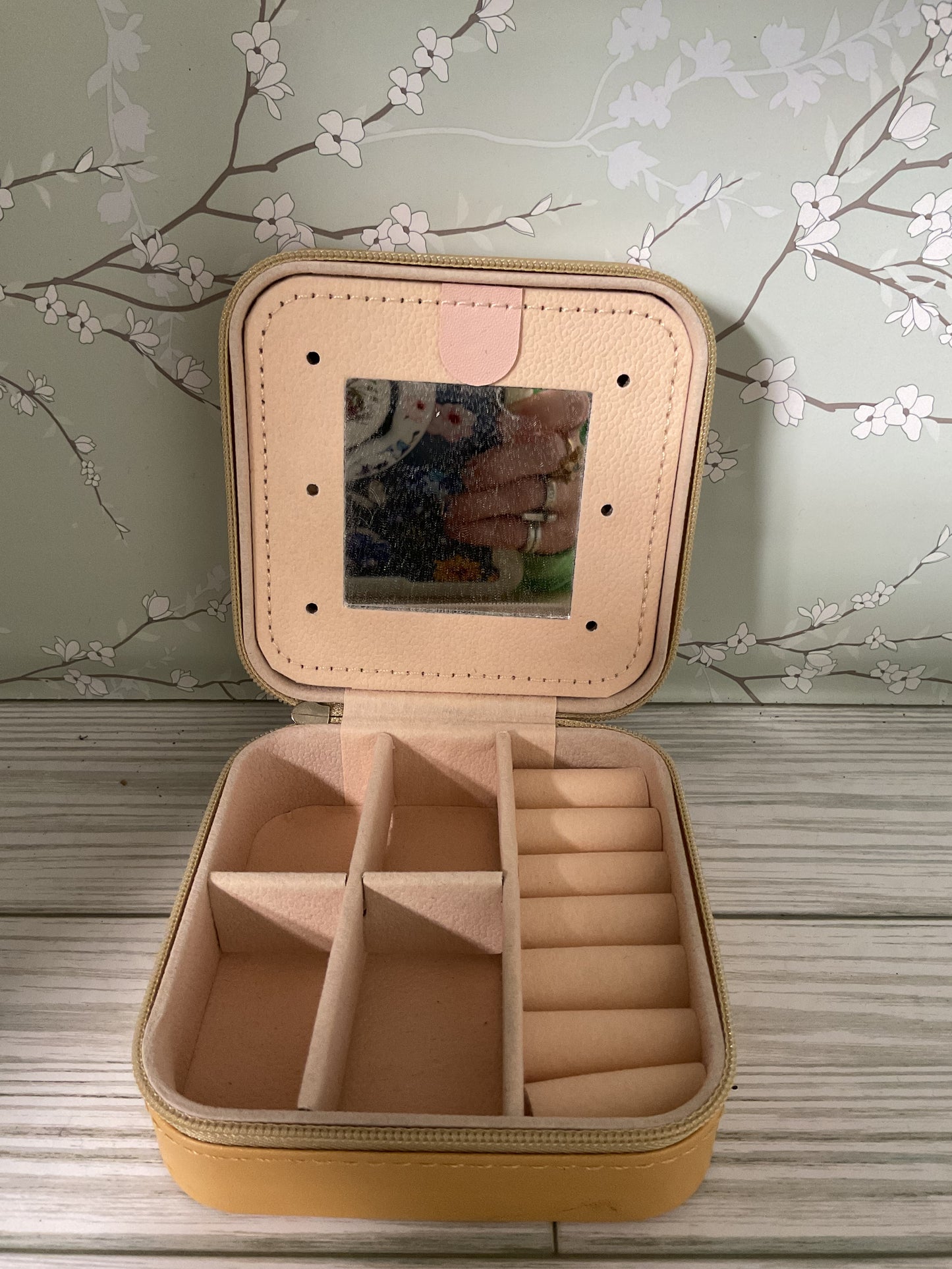 Upcycled jewelry box