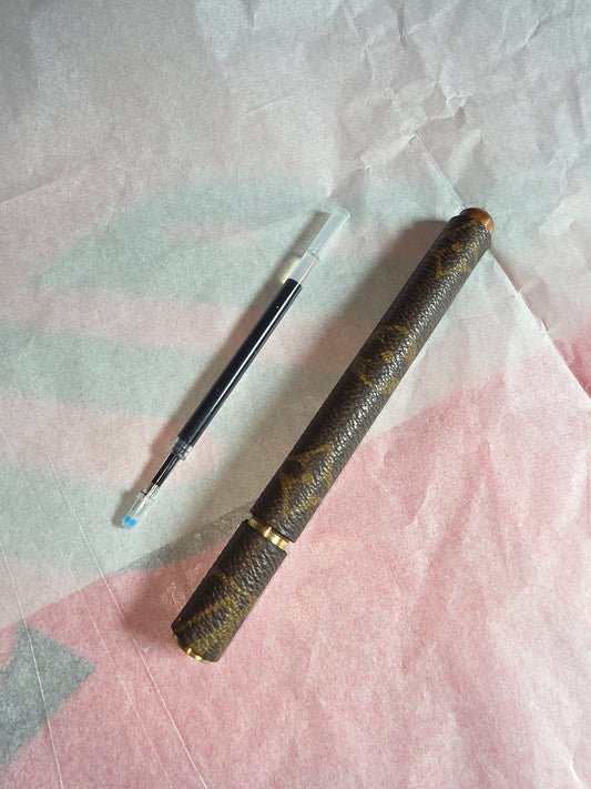 Upcycled rosewood and brass with cap done also, ( 1 refill)