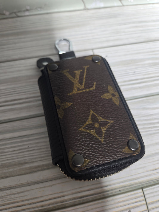 Upcycled keyfob holder