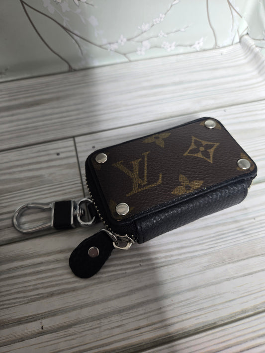 Upcycled keyfob holder