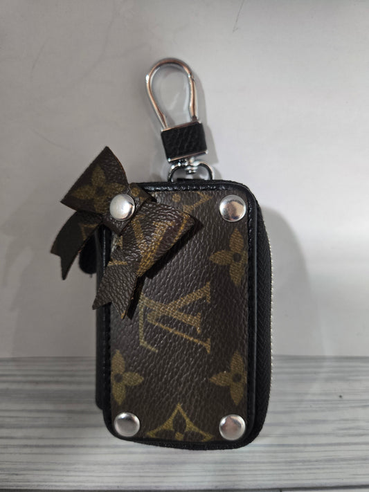 Upcycled keyfob holder