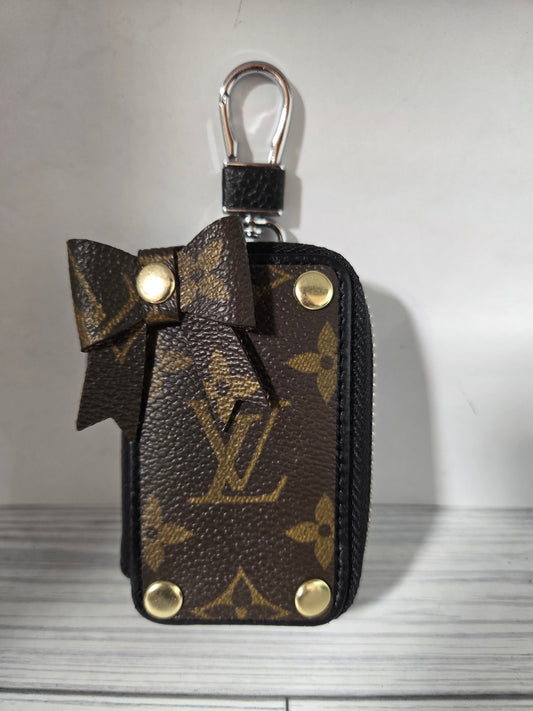 Upcycled keyfob holder