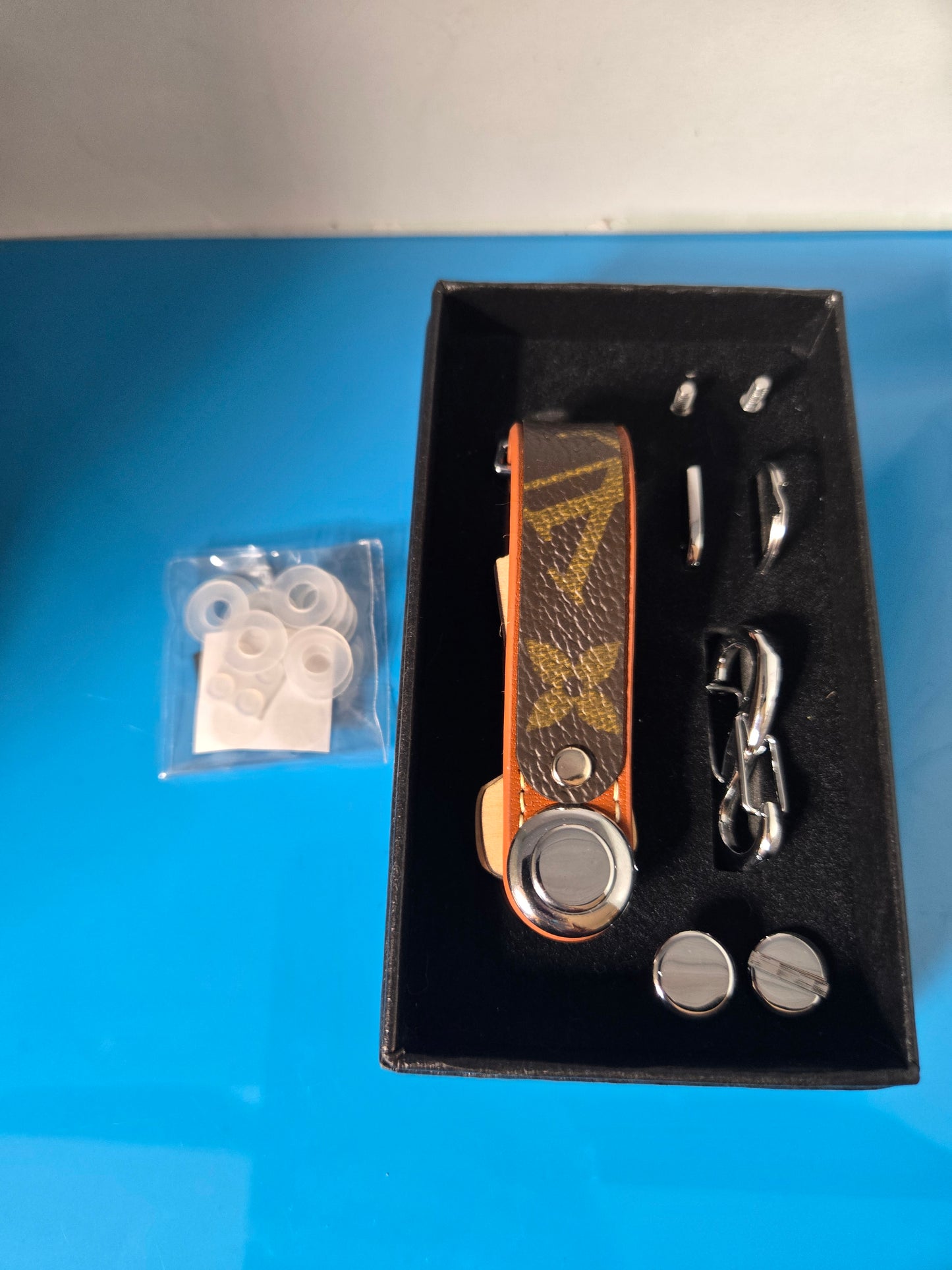 Upcycled keyholder with accessories