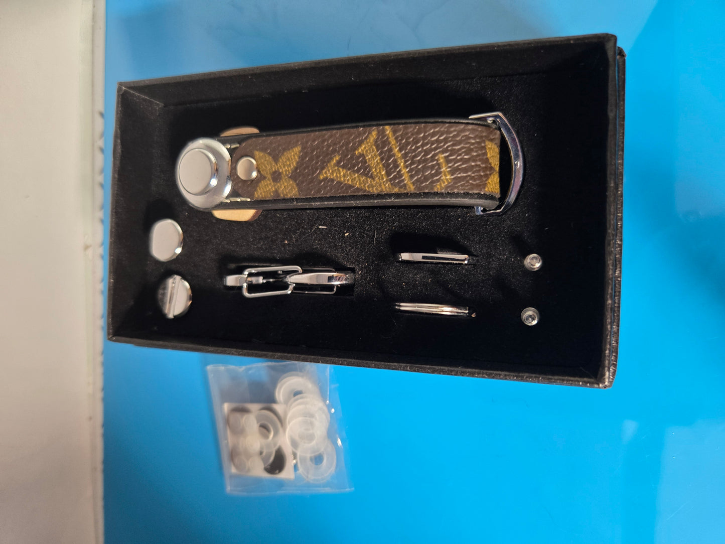 Upcycled keyholder with accessories