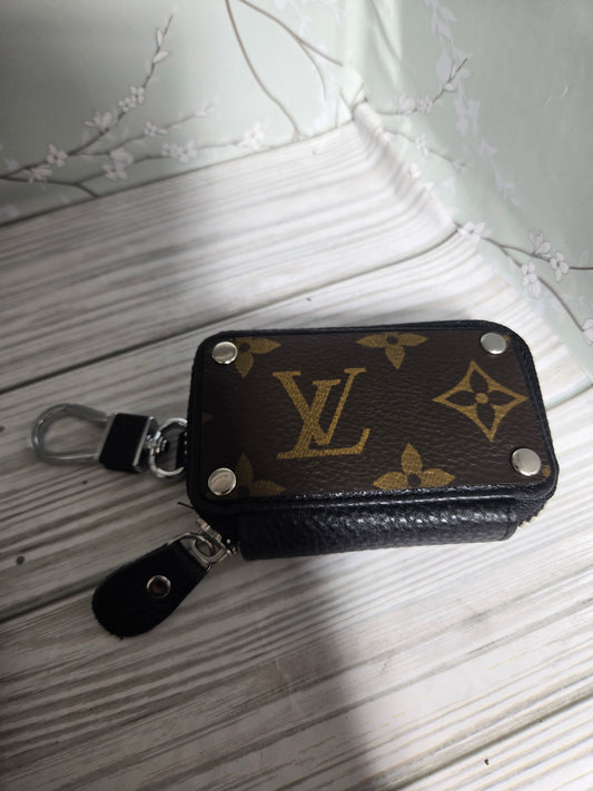 Upcycled keyfob holder