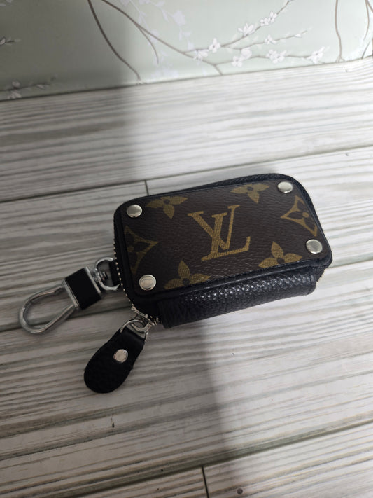 Upcycled keyfob holder