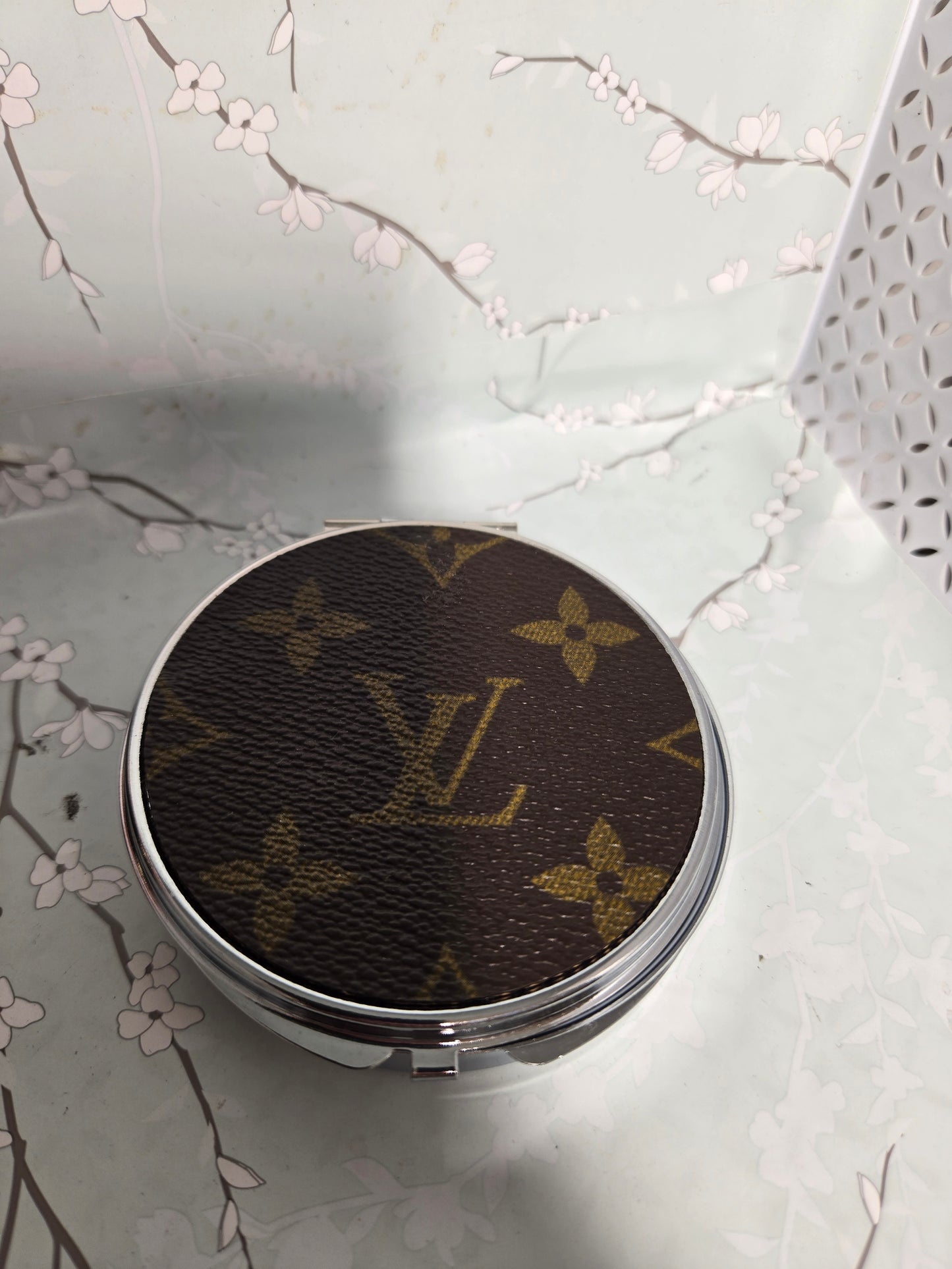 Large stainless steel pill case/jewelry case 3in×3in